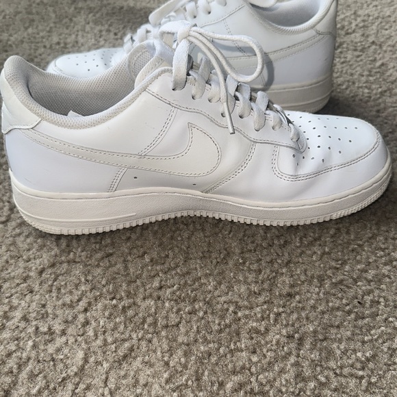Nike AF1 Classic White Men's Sneakers - Picture 3 of 11